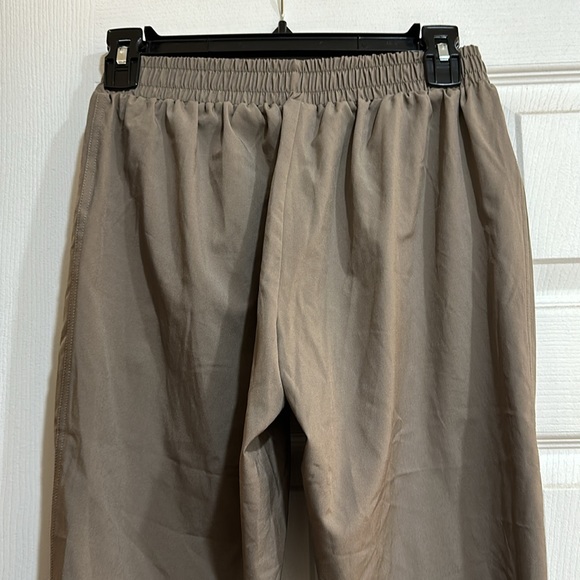 Quick dry athletic cargo zip pants size XS - Picture 4 of 5